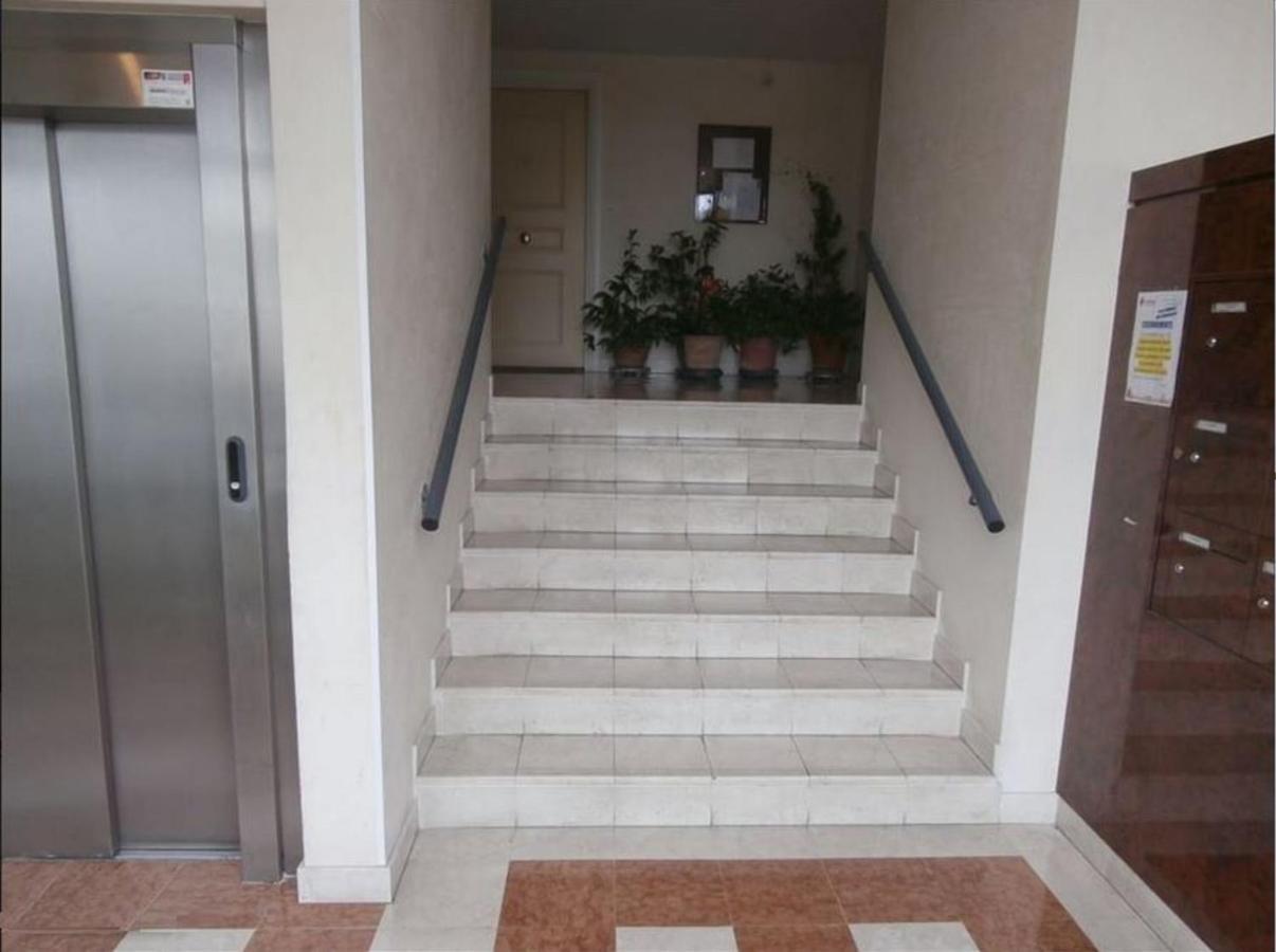 Cosy Appart - Balcon, Parking, Spacieux T2 - Proche Eurexpo Stade 圣普列斯特 外观 照片