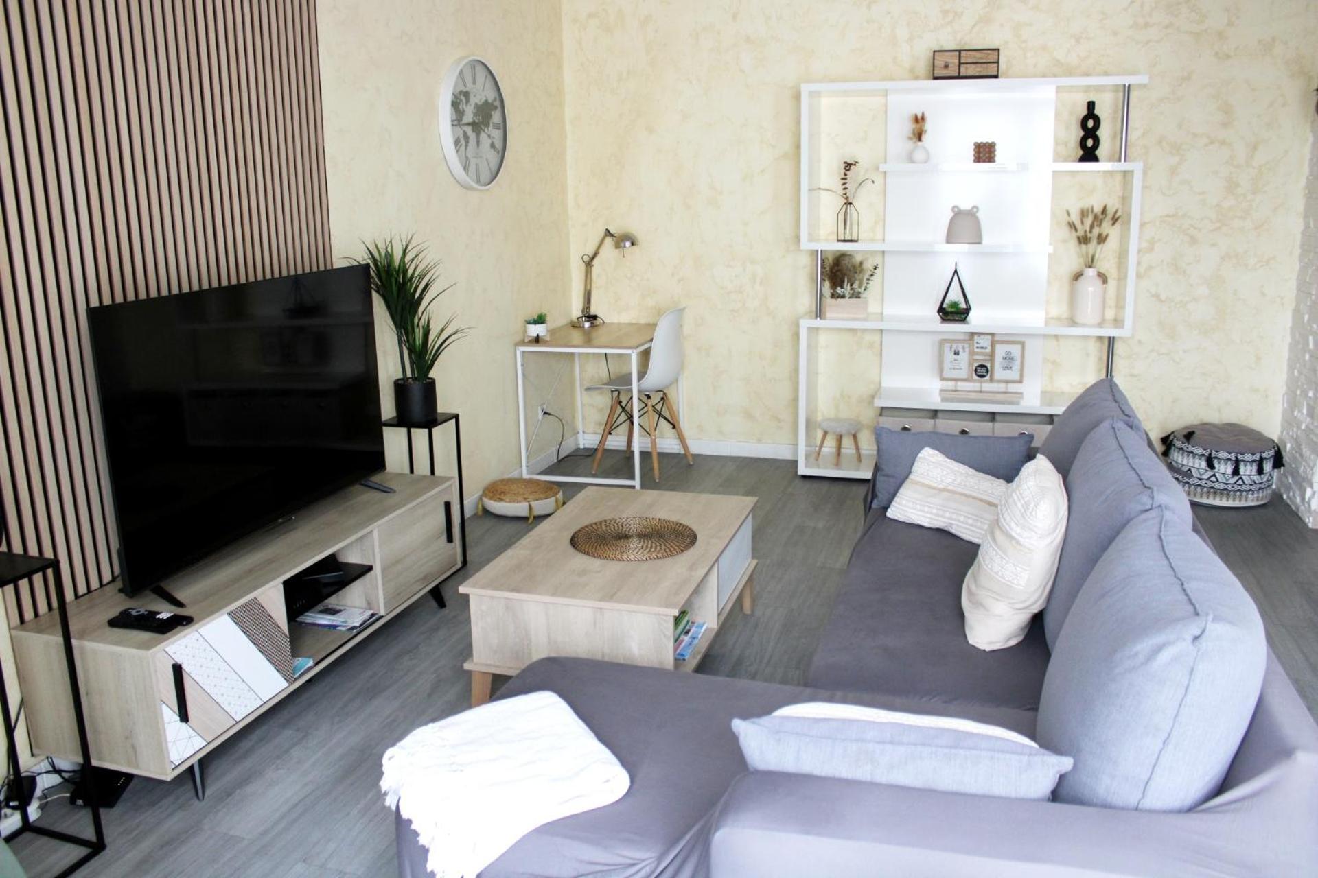 Cosy Appart - Balcon, Parking, Spacieux T2 - Proche Eurexpo Stade 圣普列斯特 外观 照片