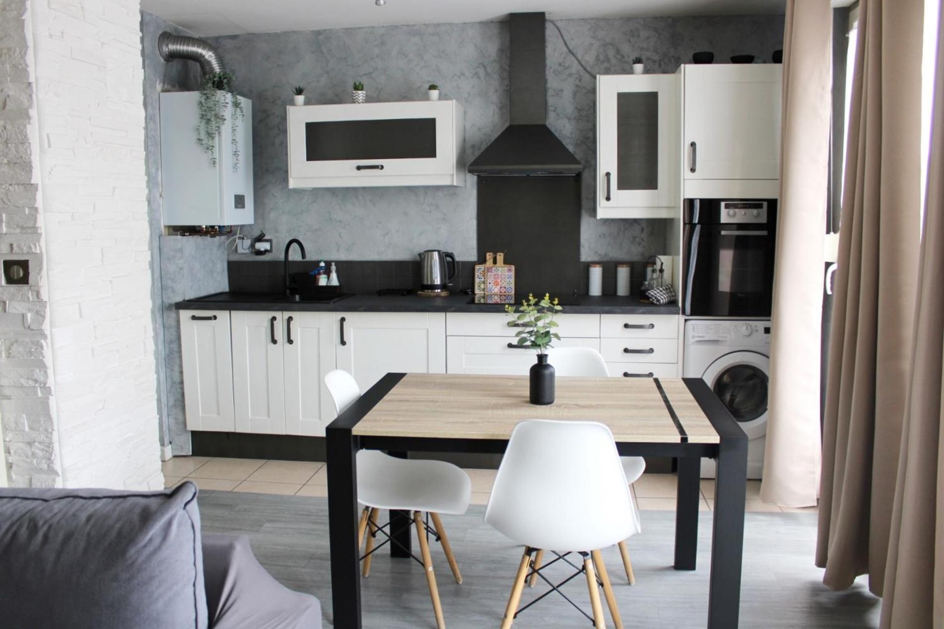 Cosy Appart - Balcon, Parking, Spacieux T2 - Proche Eurexpo Stade 圣普列斯特 外观 照片